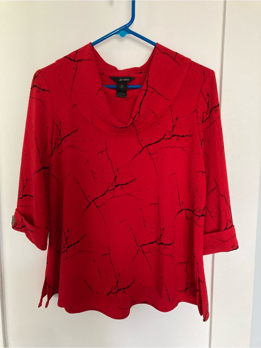Ali Miles 3/4 sleeve cowl neck top